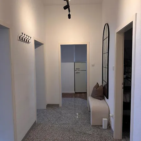 Apartment 3-raum-city-apartment Ost-1