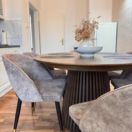 Apartament 3-raum-city-apartment Ost-1 *